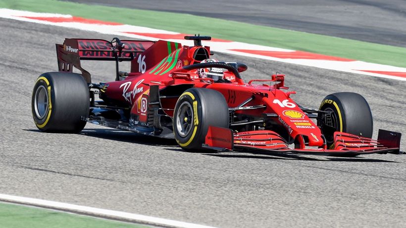 F1, test in Bahrain: Perez davanti, la Ferrari migliora