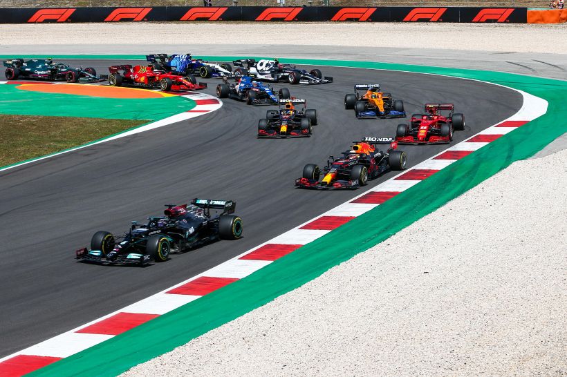 F1, Gp Spagna: Hamilton batte Verstappen, Leclerc 4°