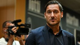 Nella serie tv su Totti arrivano Pirlo e Del Piero nei panni di loro stessi