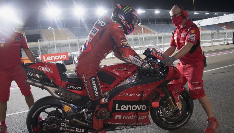 MotoGP Qatar: Vinales batte le Ducati, sprofondo Rossi