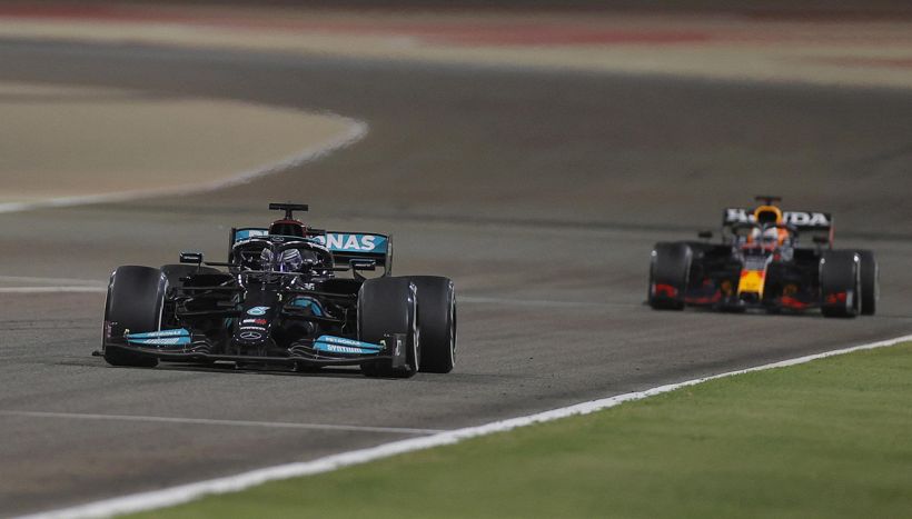 F1,Bahrain: perché Verstappen ha lasciato la posizione a Hamilton