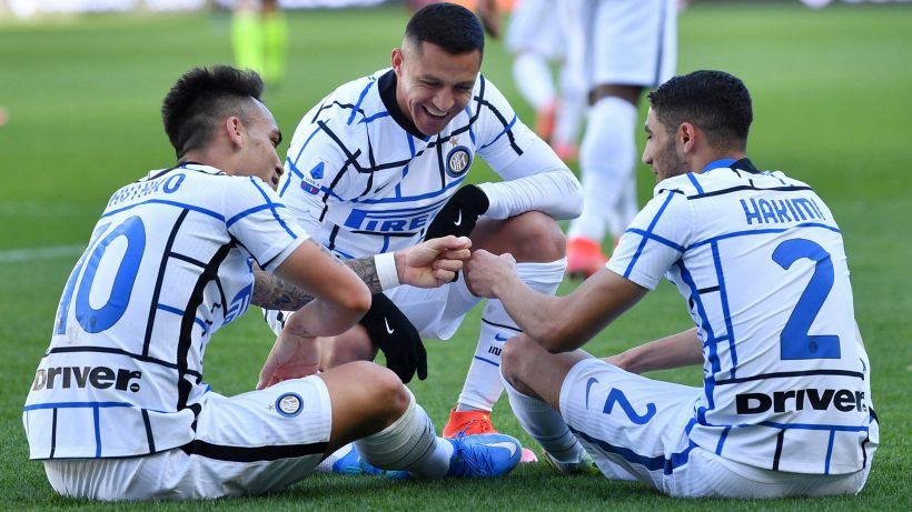 Inter, tutti negativi i tamponi dei calciatori: un positivo nel gruppo squadra