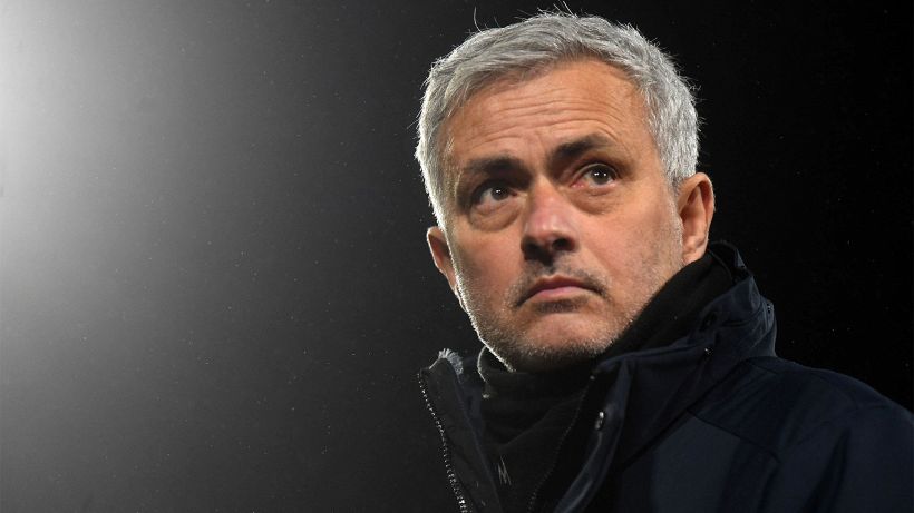 È bufera per il gesto di Mourinho: gli anti-Inter lo attaccano