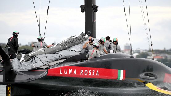 Coppa America: Luna Rossa nei guai, serve un miracolo