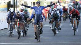 Parigi-Nizza, Sam Bennett vince la prima tappa