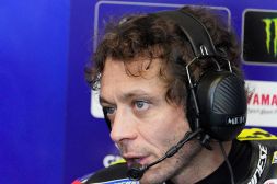 MotoGp Rossi, sfogo di mamma Stefania: "Per Valentino un lutto"