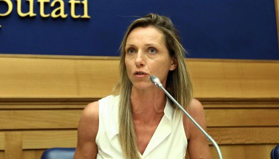 Valentina Vezzali, l'oro olimpico dalla scherma alla politica