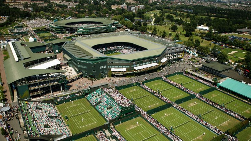 Tennis, rivoluzione a Wimbledon: si gioca un giorno in più