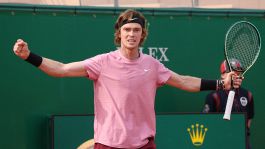 Montecarlo, Rublev rullo compressore: in finale trova Tsitsipas