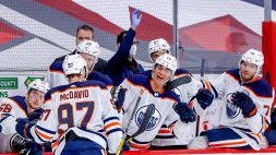 NHL: McDavid spettacolo, Winnipeg al tappeto