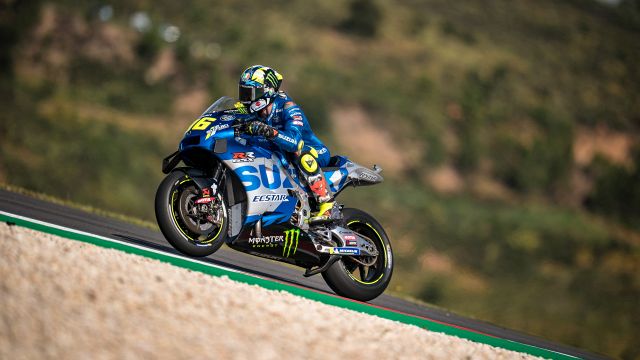 MotoGP, Warm up Valencia: volano le Suzuki, Rossi indietro
