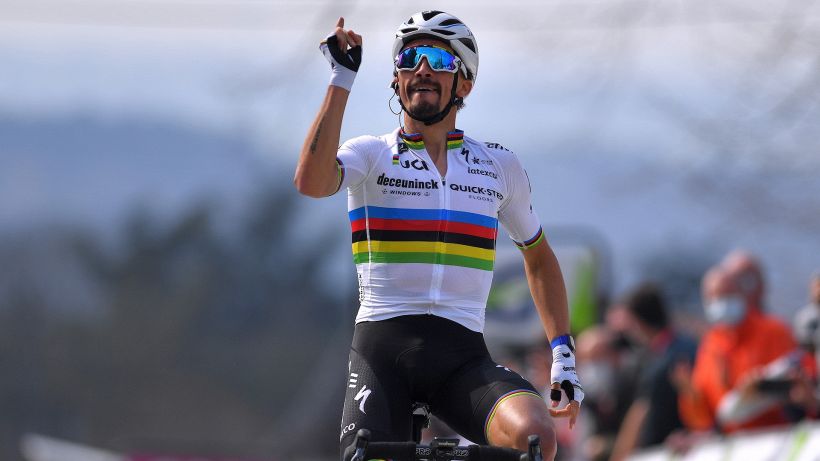 Freccia Vallone: Alaphilippe rimonta Roglic e vince per la terza volta