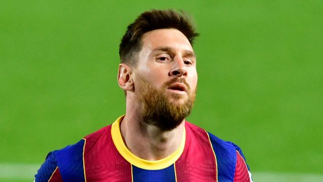 Messi contro l'arbitro di Barça-Valladolid: "Vuole ammonirmi"