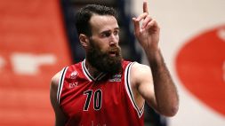 Semifinale scudetto, gara-1: l'Olimpia Milano travolge Sassari