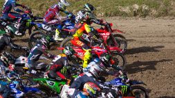 Motocross, pilota senza un braccio corre e perde la vita