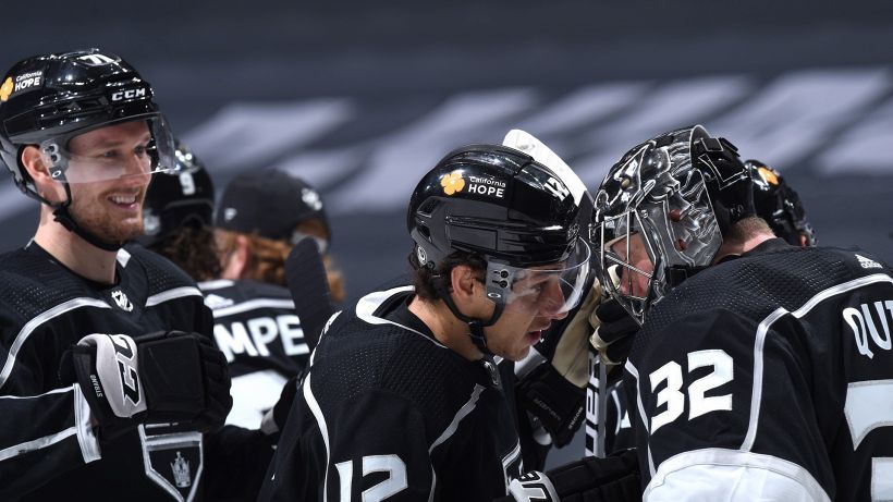 NHL: super rimonta di Los Angeles ai danni di Arizona