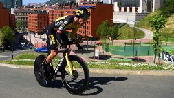 Giro dei Paesi Baschi, la prima tappa porta la firma di Roglic