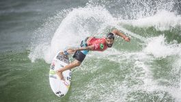 Surf: le foto spettacolari della Rip Curl Newcastle Cup