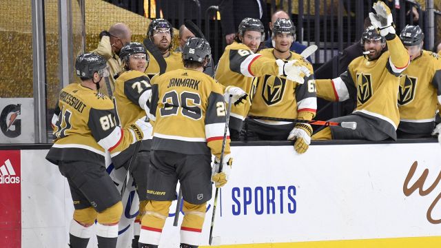 NHL: ad Ovest dominano i Golden Knights