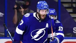 NHL: Tampa Bay a fatica, crollano i Capitals