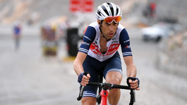 Ciclismo, Vincenzo Nibali cade in allenamento: a rischio il Giro d'Italia