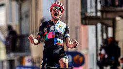 Giro d’Italia, a Stradella la spunta Alberto Bettiol