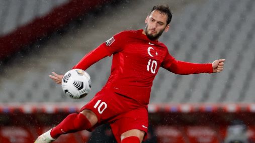 Calhanoglu: "Ho parlato con Maldini ma ora penso agli Europei"