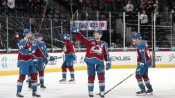 NHL: Knights e Avalanche a valanga