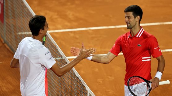 Sonego esalta il Foro Italico: impresa sfiorata contro Djokovic