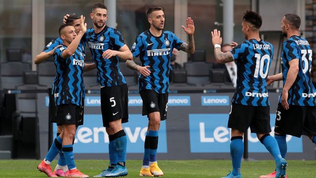 L'Inter festeggia lo scudetto travolgendo 5-1 la Sampdoria