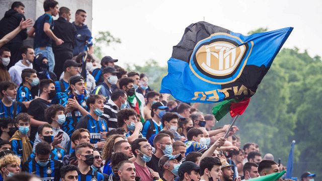 L'ex Inter fa infuriare i tifosi: bufera sul web