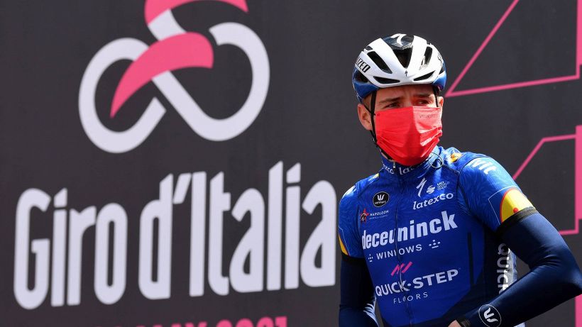 Giro d'Italia, Evenepoel si ritira