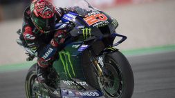 MotoGP, dominio Yamaha ad Assen: vince Quartararo, paura per Rossi