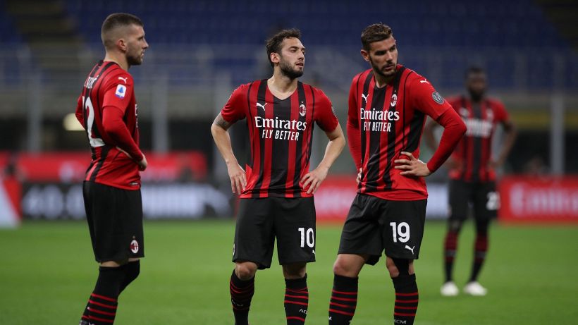 Due opzioni per il dopo Calhanoglu: i milanisti hanno scelto