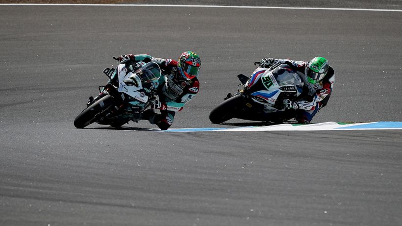 Superbike, brutta caduta per Laverty: contusioni multiple