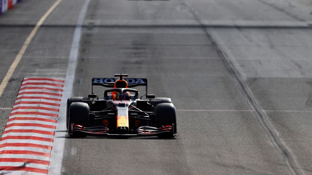 F1, in Francia pole di Verstappen: le Ferrari deludono