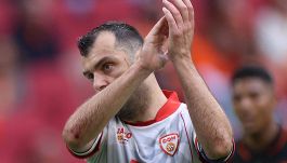L'addio di Pandev alla Macedonia: emozioni e standing ovation
