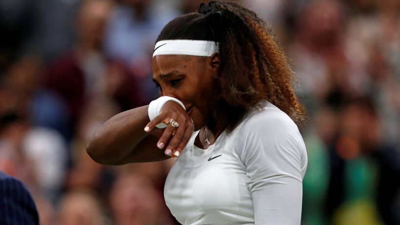 Infortunio per Serena Williams: addio a Wimbledon in lacrime