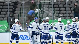 NHL: Tampa Bay scappa sul 3-1, cade Boston