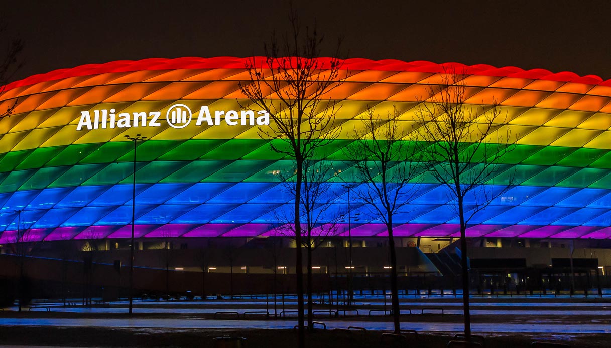 No all'Allianz Arena arcobaleno: l'Uefa travolta dalla bufera