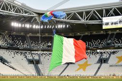 Covid, solo la Juve avrà il 50% di capienza stadio: è polemica sul web