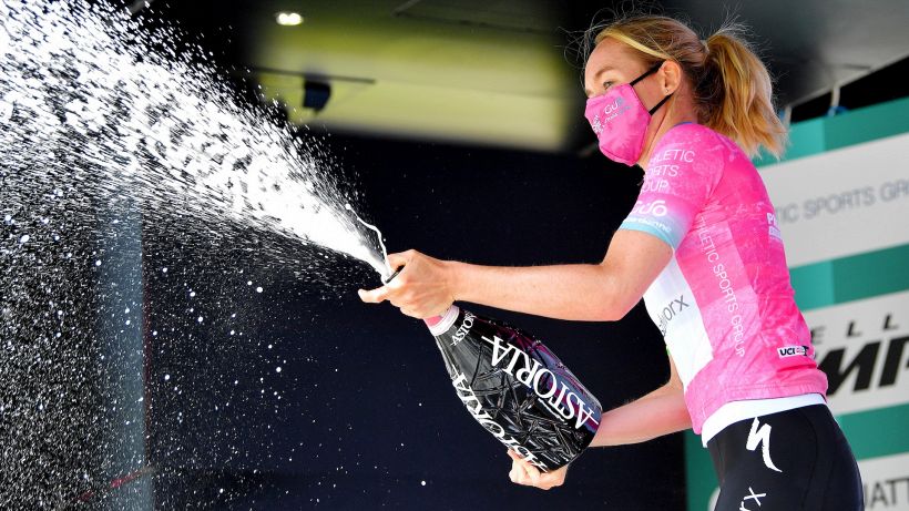 Anna Van der Breggen inarrestabile nella cronoscalata del Giro donne