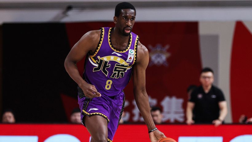 Ufficiale Ekpe Udoh alla Virtus Bologna