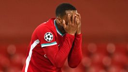 Carragher spiega l'addio di Wijnaldum: "Voleva più soldi"