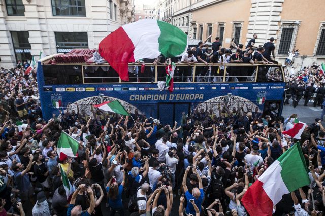 Italia, gioia sfrenata: i tifosi scelgono il più “festaiolo”