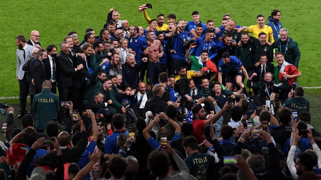 La Panini celebra l'Italia Campione d'Europa: arrivano le figurine degli azzurri
