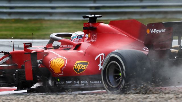 F1, Ferrari: furia Leclerc contro Perez. E Sainz lo batte di nuovo