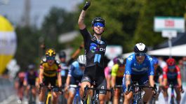 A Carugate Lorena Wiebes vince la quinta tappa del Giro donne