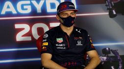 F1, Verstappen: "Situazione non ideale, non dobbiamo pensare agli altri"