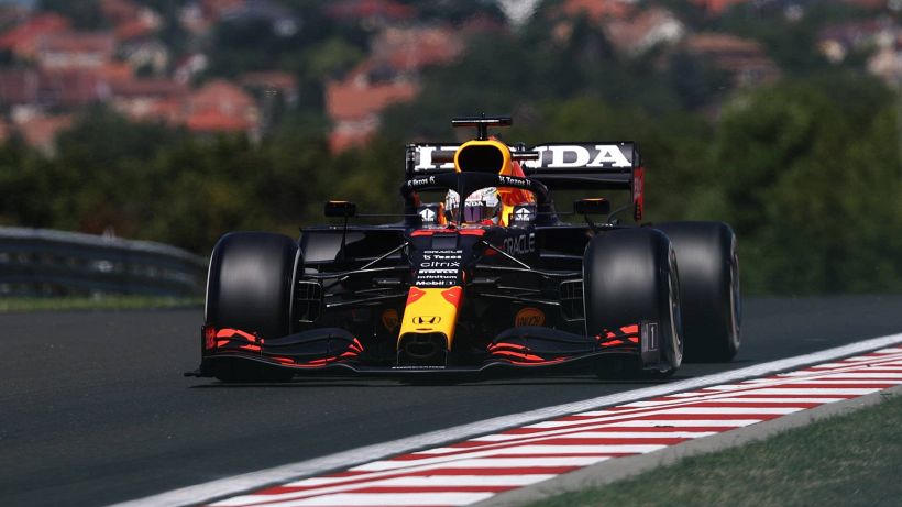 F1, a Verstappen le prime libere del GP d'Ungheria, la Ferrari c'è